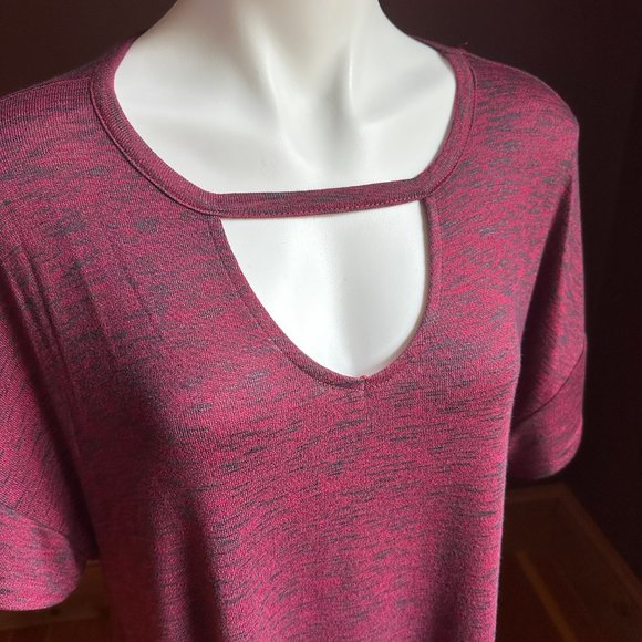 JUICY COUTURE Red Wine Asymmetrical Keyhole Top NWT XL - Picture 2 of 5